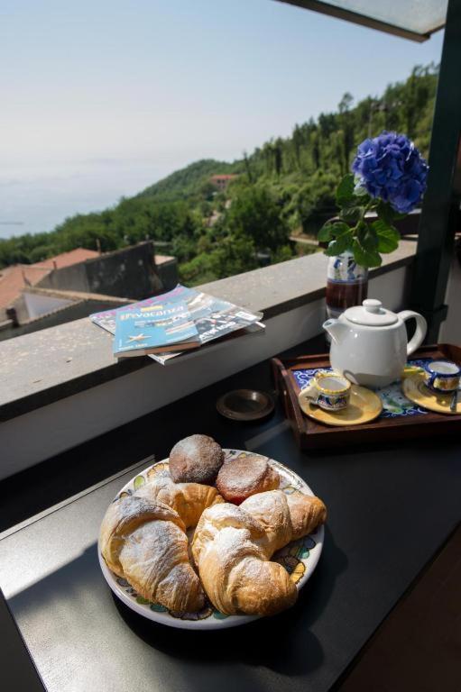 Casa Rosaria Amalfi Coast Bed & Breakfast Vietri sul Mare Exterior photo
